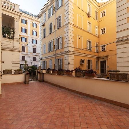 Residence Borgognoni Apartments โรม ภายนอก รูปภาพ