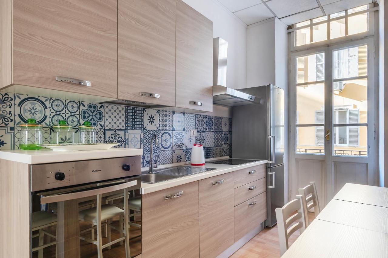 Residence Borgognoni Apartments โรม ภายนอก รูปภาพ