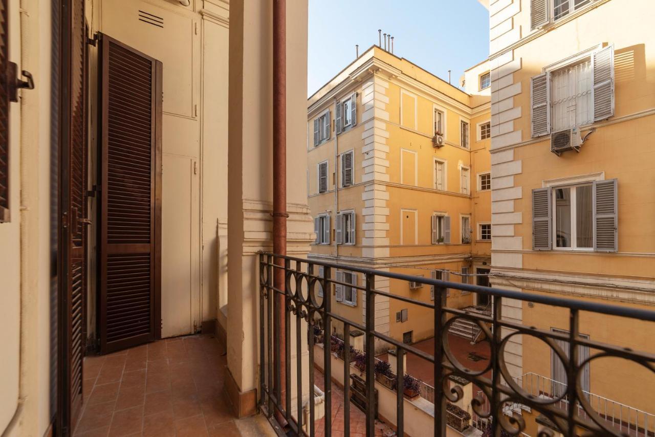 Residence Borgognoni Apartments โรม ภายนอก รูปภาพ