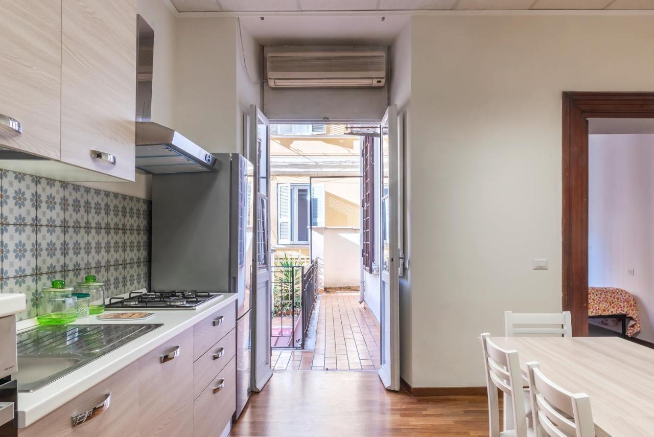 Residence Borgognoni Apartments โรม ภายนอก รูปภาพ