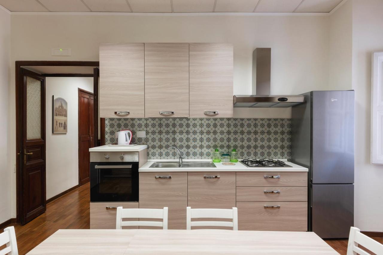 Residence Borgognoni Apartments โรม ภายนอก รูปภาพ